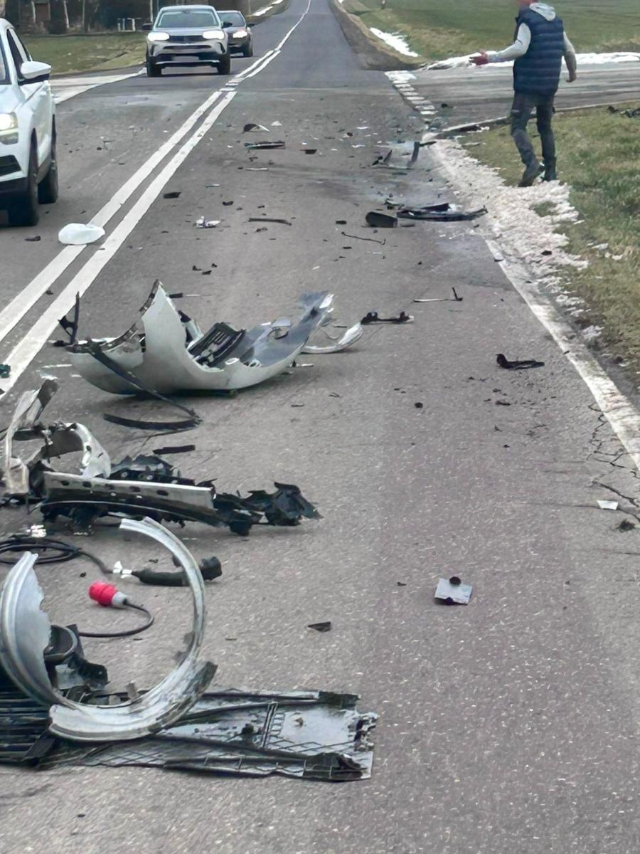 Zdjęcie w galerii na portalu naszraciborz.pl: Wypadek drogowy w Owsiszczach – dwie osoby trafiły do szpitala wiadomości z regionu