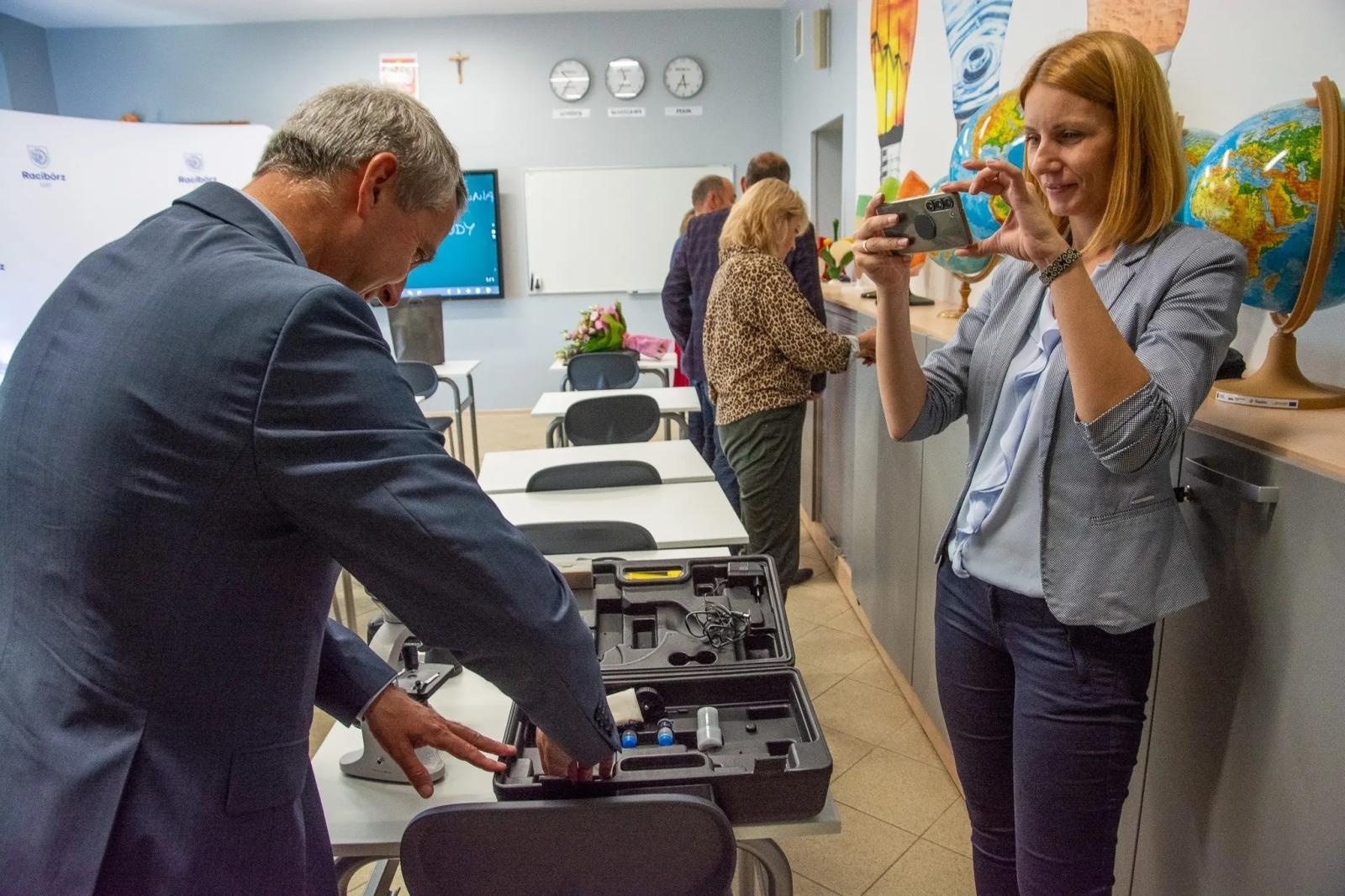 Zdjęcie w galerii na portalu naszraciborz.pl: Badacze na start! Zielona pracownia w Ocicach sprawdza się w ekoedukacji wiadomości z regionu
