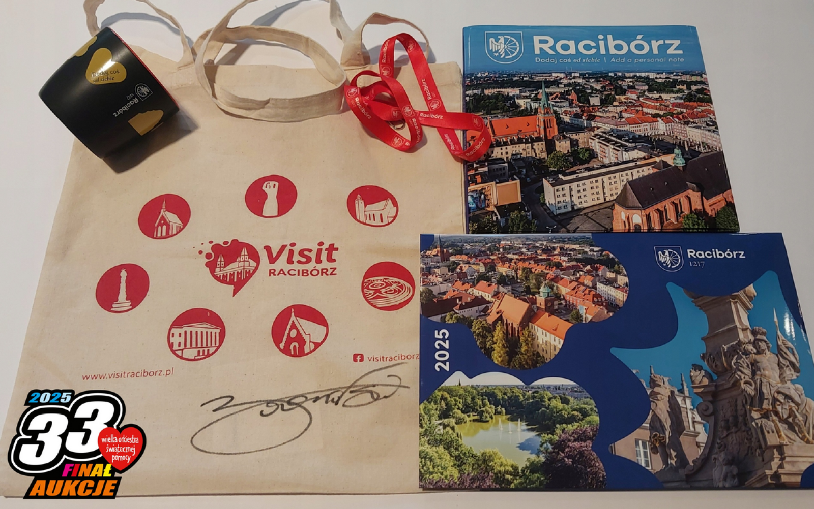 Zdjęcie w galerii na portalu naszraciborz.pl: Licytacje internetowe i ze sceny. 33 Finał WOŚP Racibórz. Co można kupić? wiadomości z regionu