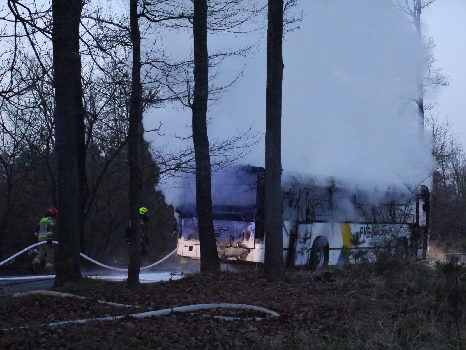 Zdjęcie w galerii na portalu naszraciborz.pl: Spłonął autobus raciborskiego PKS-u [FOTO i WIDEO] wiadomości z regionu