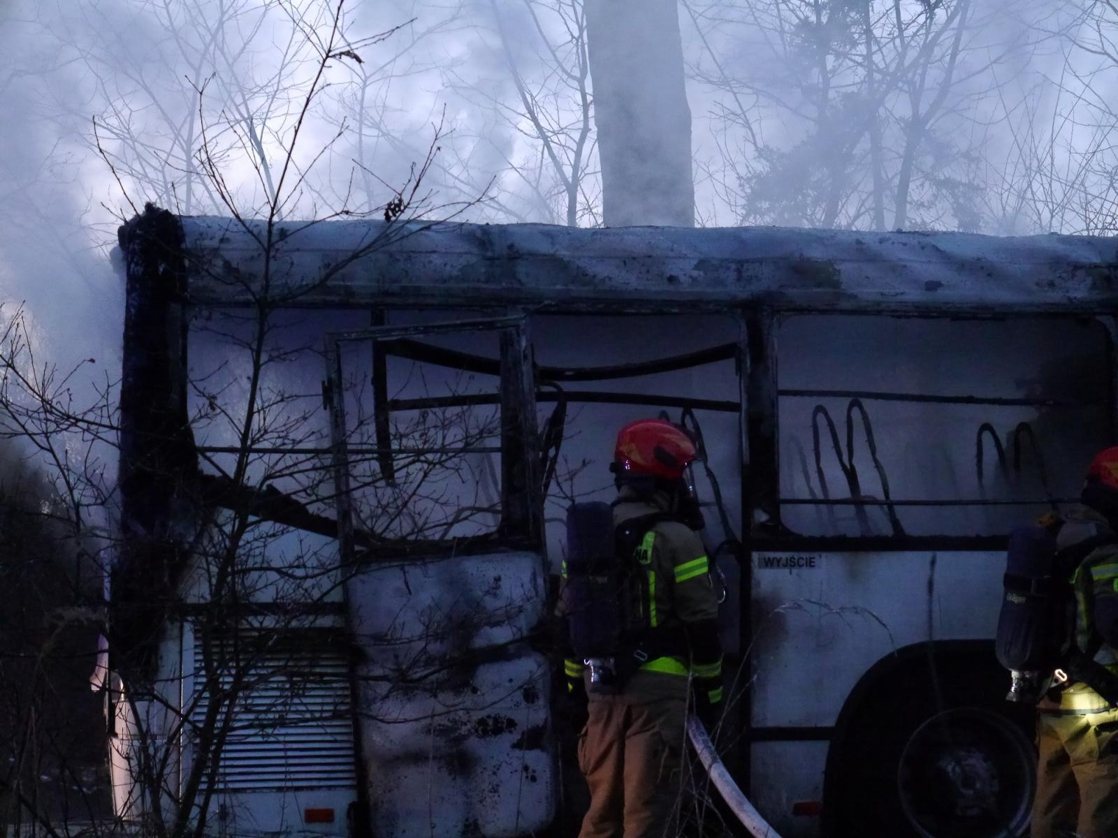 Zdjęcie w galerii na portalu naszraciborz.pl: Spłonął autobus raciborskiego PKS-u [FOTO i WIDEO] wiadomości z regionu