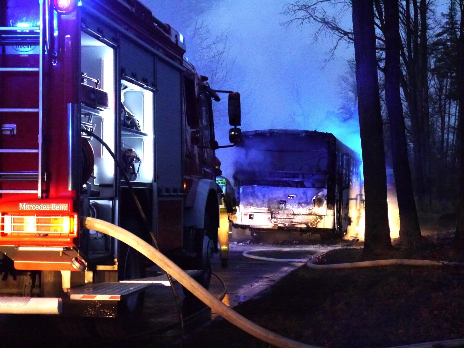 Zdjęcie w galerii na portalu naszraciborz.pl: Spłonął autobus raciborskiego PKS-u [FOTO i WIDEO] wiadomości z regionu