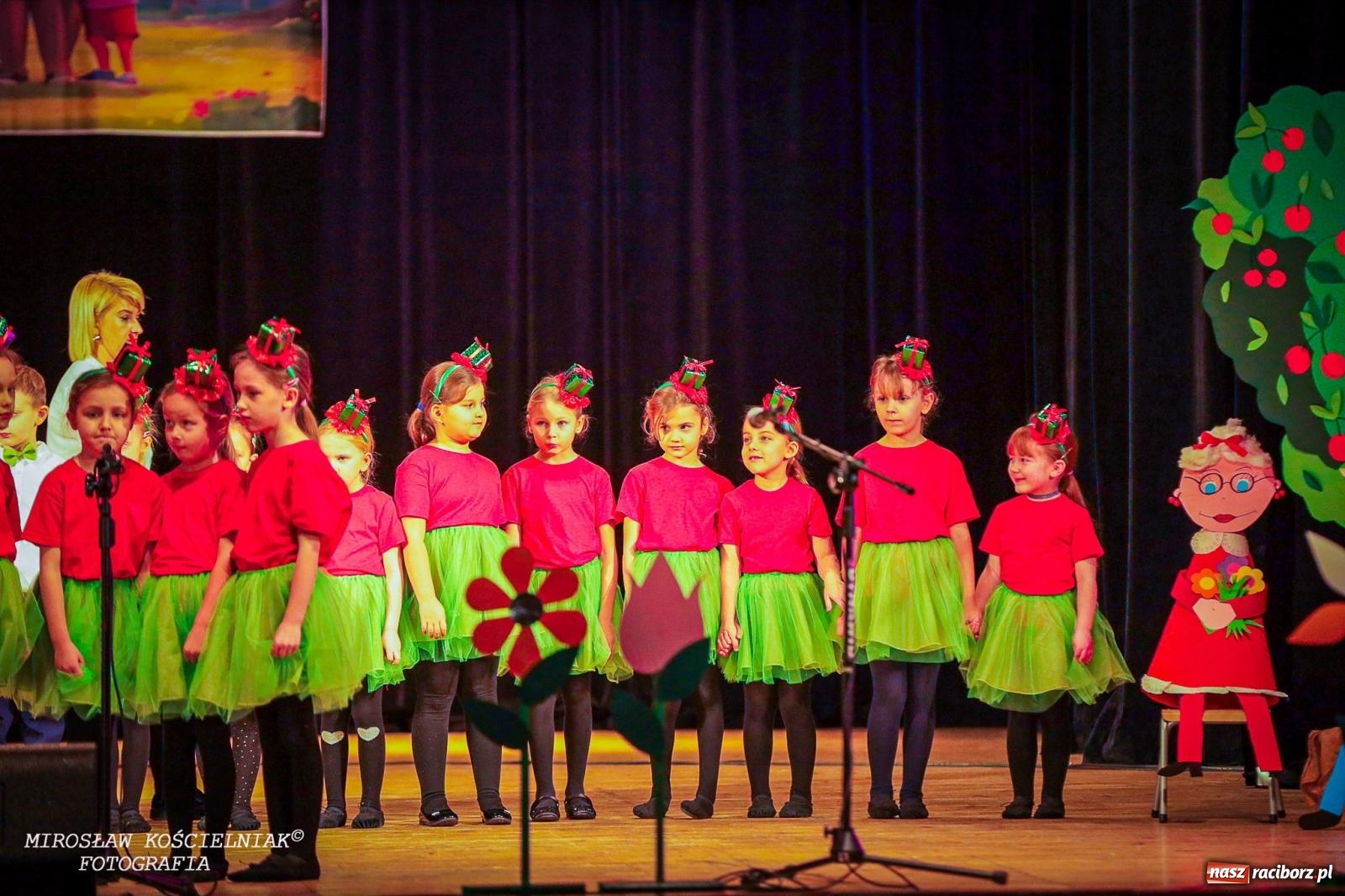 Zdjęcie w galerii na portalu naszraciborz.pl: Niezapomniane święto Przedszkola nr 23 w Raciborzu wiadomości z regionu