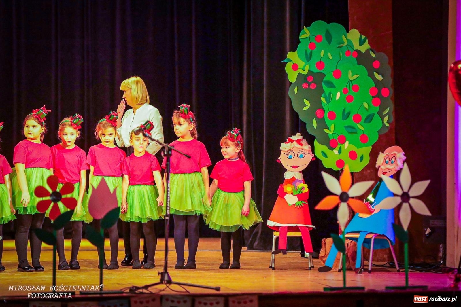 Zdjęcie w galerii na portalu naszraciborz.pl: Niezapomniane święto Przedszkola nr 23 w Raciborzu wiadomości z regionu