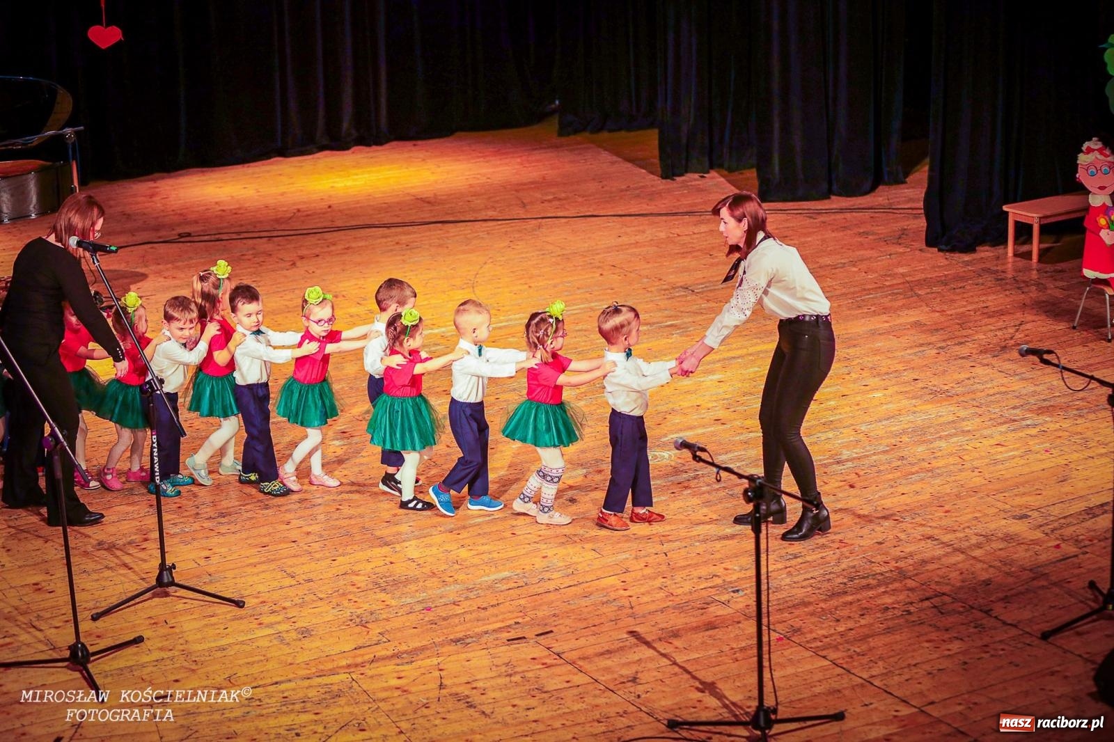 Zdjęcie w galerii na portalu naszraciborz.pl: Niezapomniane święto Przedszkola nr 23 w Raciborzu wiadomości z regionu