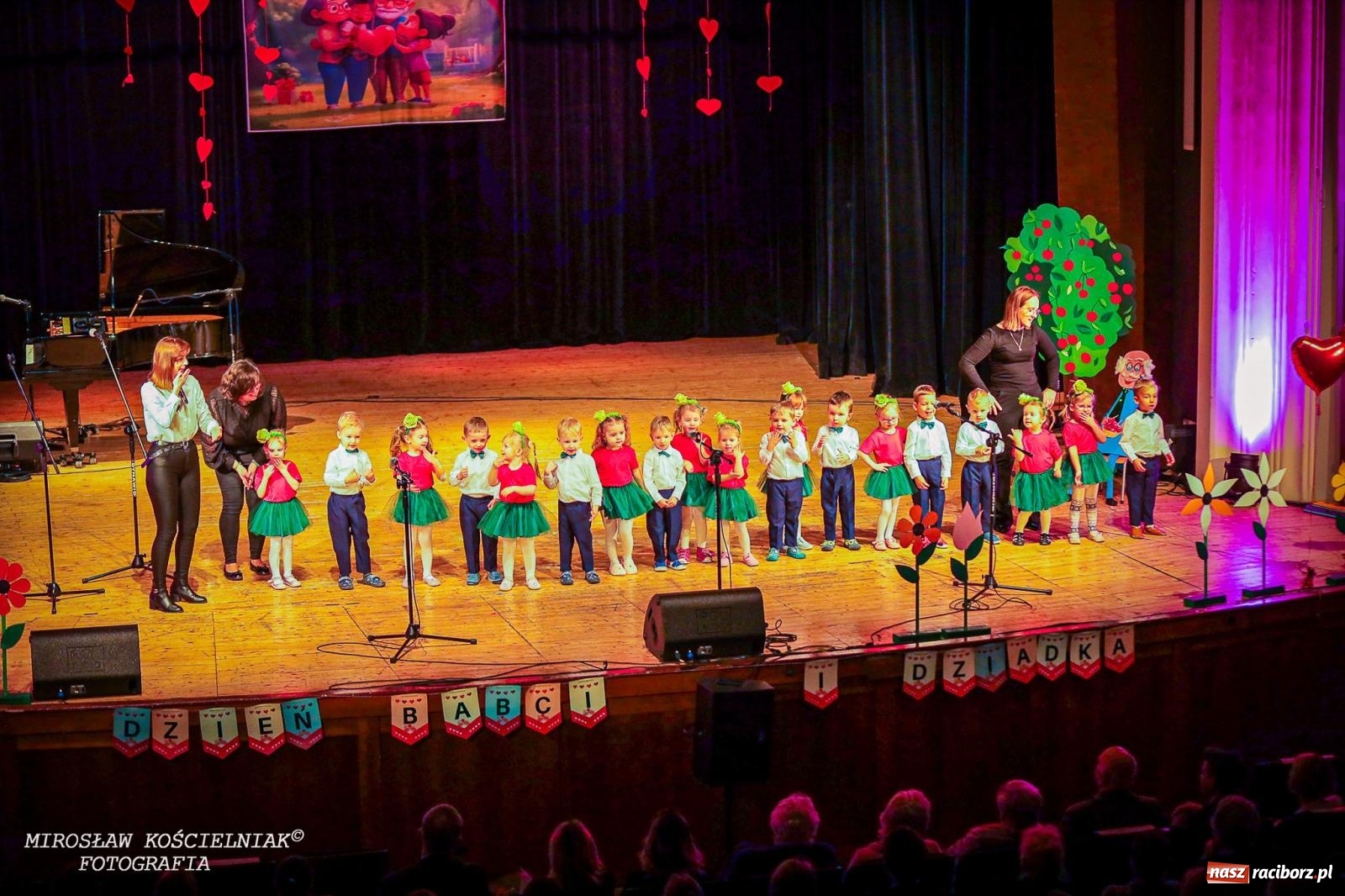 Zdjęcie w galerii na portalu naszraciborz.pl: Niezapomniane święto Przedszkola nr 23 w Raciborzu wiadomości z regionu