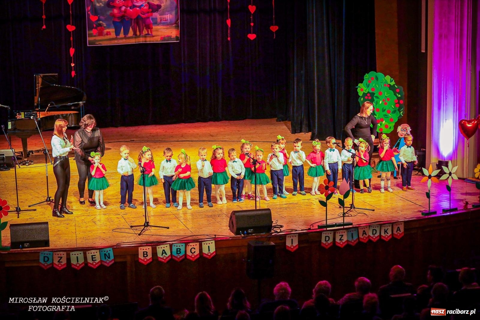 Zdjęcie w galerii na portalu naszraciborz.pl: Niezapomniane święto Przedszkola nr 23 w Raciborzu wiadomości z regionu