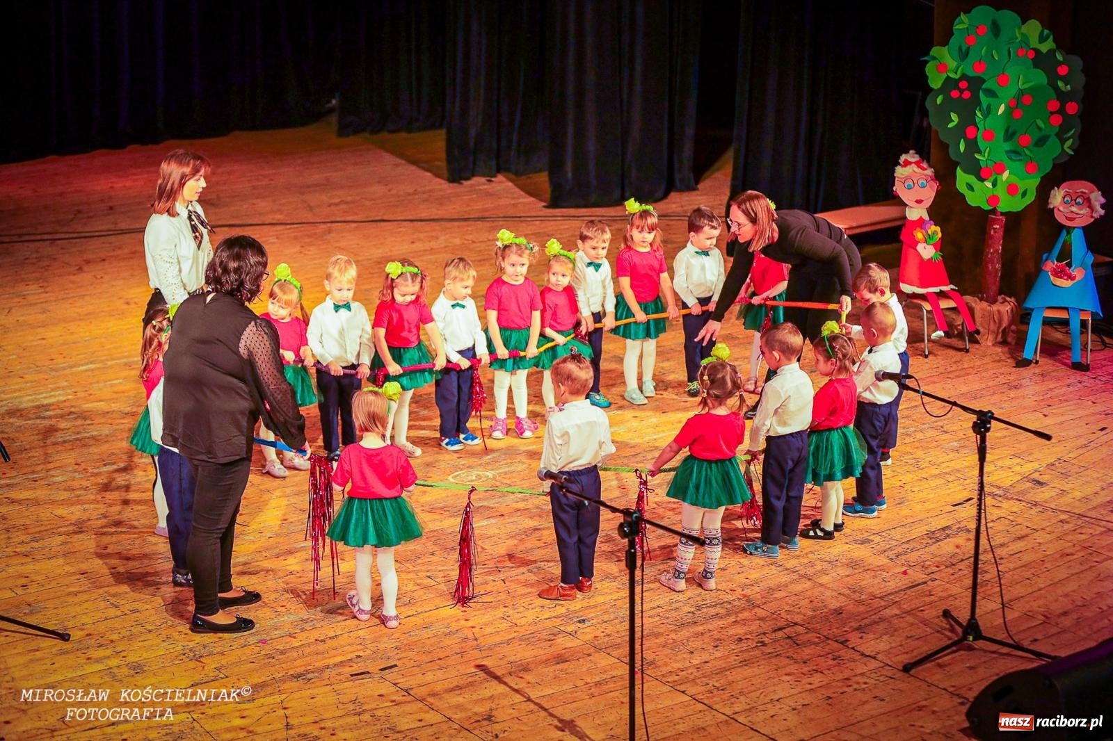 Zdjęcie w galerii na portalu naszraciborz.pl: Niezapomniane święto Przedszkola nr 23 w Raciborzu wiadomości z regionu