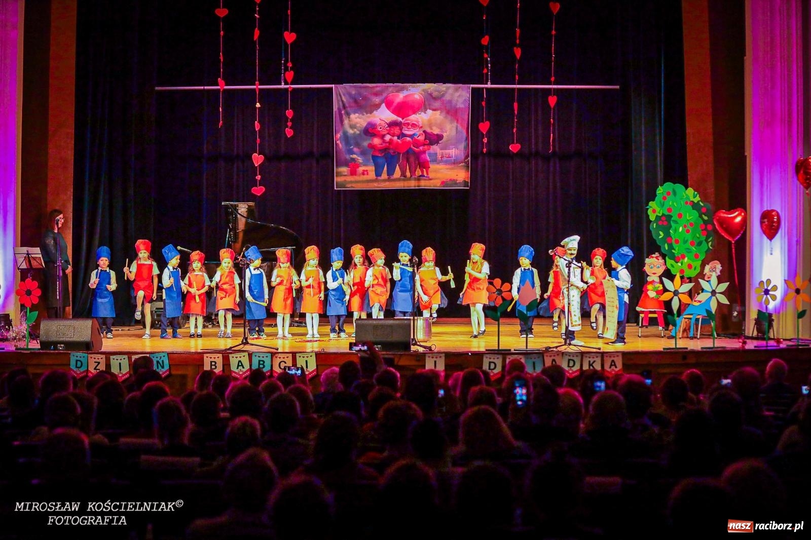 Zdjęcie w galerii na portalu naszraciborz.pl: Niezapomniane święto Przedszkola nr 23 w Raciborzu wiadomości z regionu