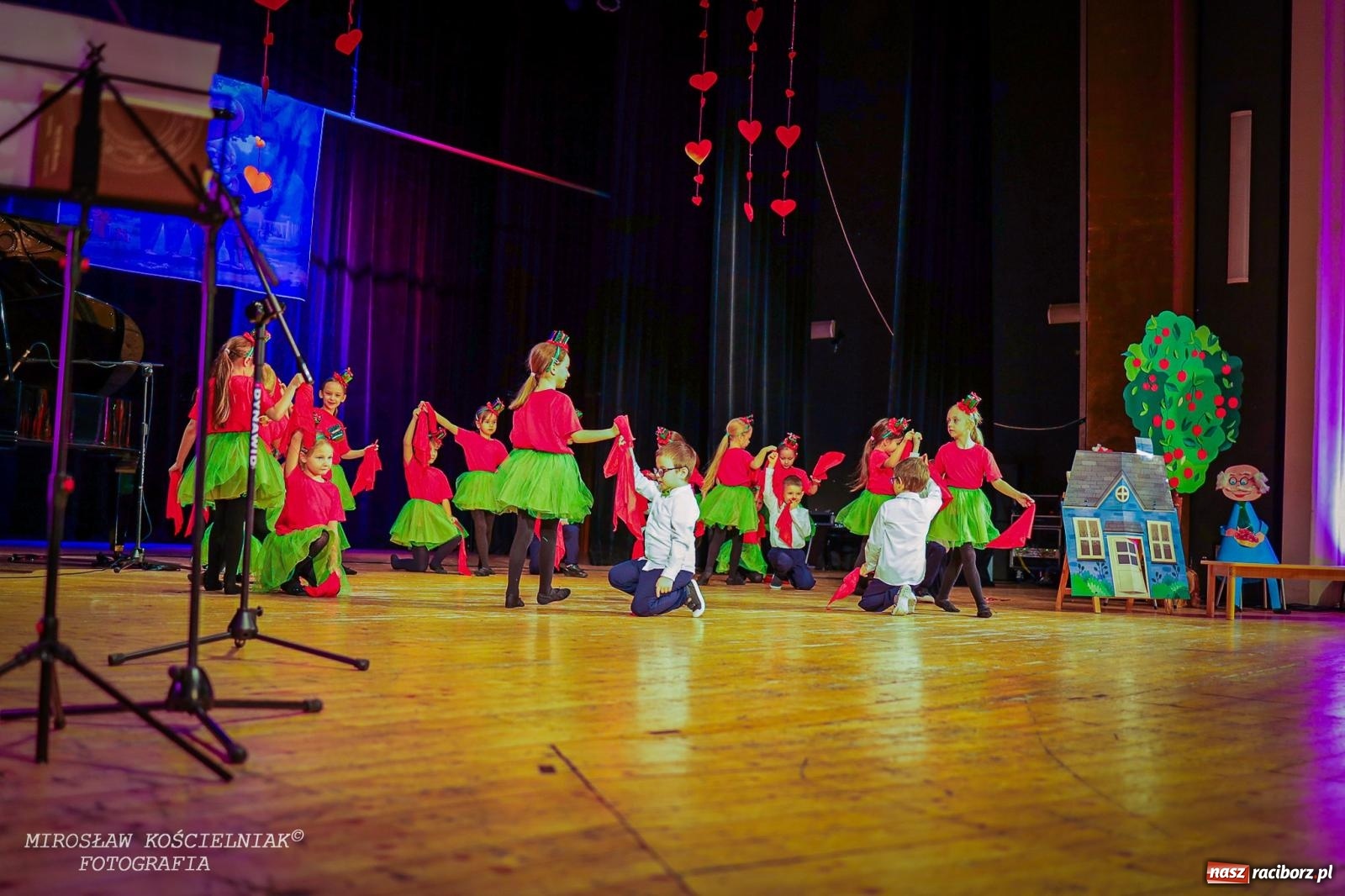 Zdjęcie w galerii na portalu naszraciborz.pl: Niezapomniane święto Przedszkola nr 23 w Raciborzu wiadomości z regionu