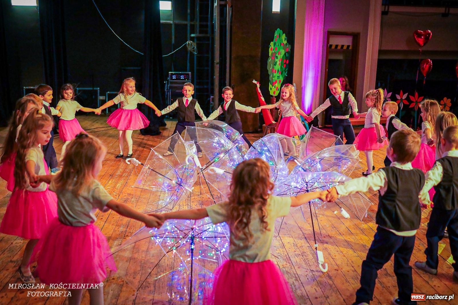 Zdjęcie w galerii na portalu naszraciborz.pl: Niezapomniane święto Przedszkola nr 23 w Raciborzu wiadomości z regionu