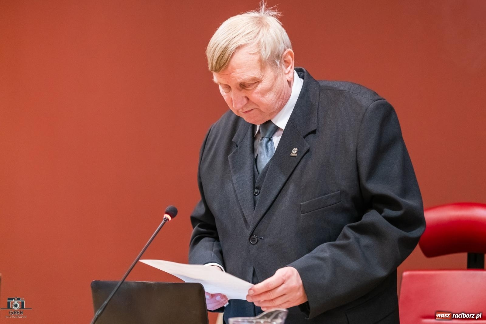 Zdjęcie w galerii na portalu naszraciborz.pl: Przychodnia w Markowicach i stare koszary – migawki z komisji gospodarki wiadomości z regionu