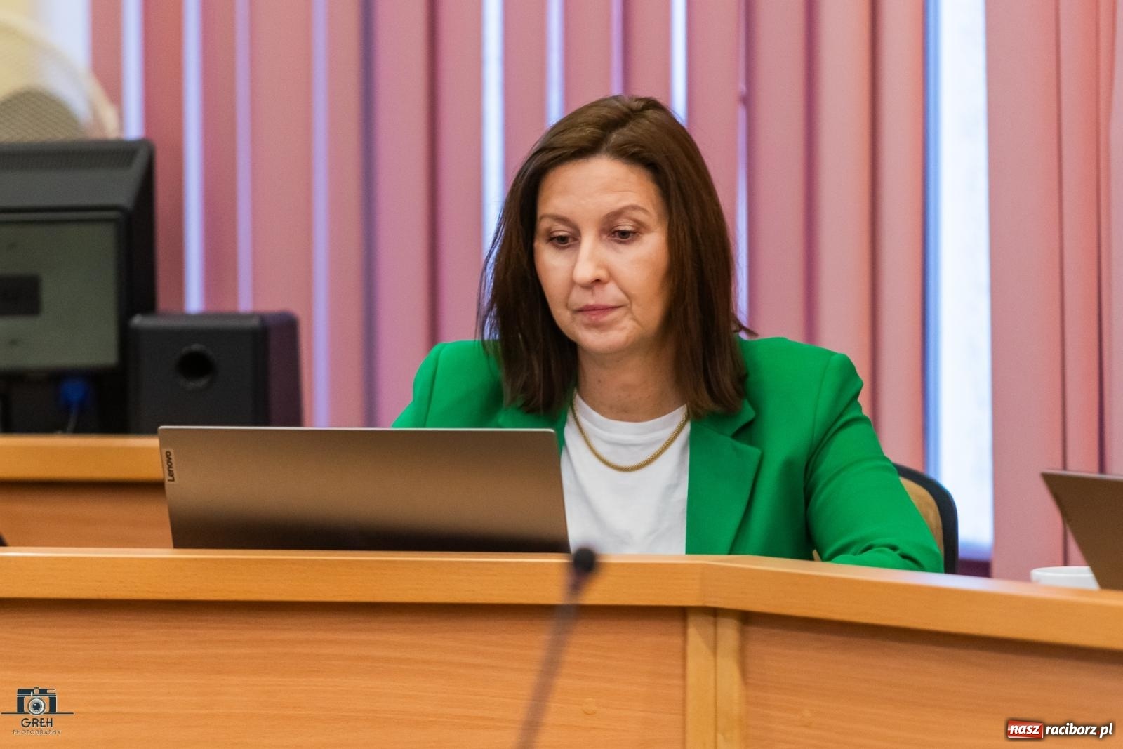 Zdjęcie w galerii na portalu naszraciborz.pl: Przychodnia w Markowicach i stare koszary – migawki z komisji gospodarki wiadomości z regionu