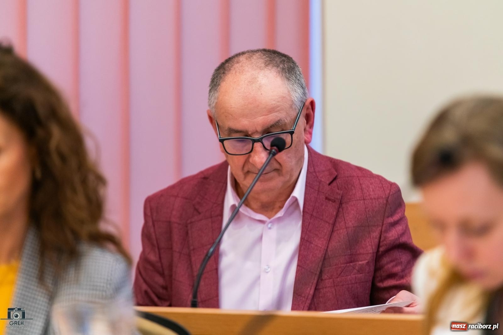 Zdjęcie w galerii na portalu naszraciborz.pl: Przychodnia w Markowicach i stare koszary – migawki z komisji gospodarki wiadomości z regionu