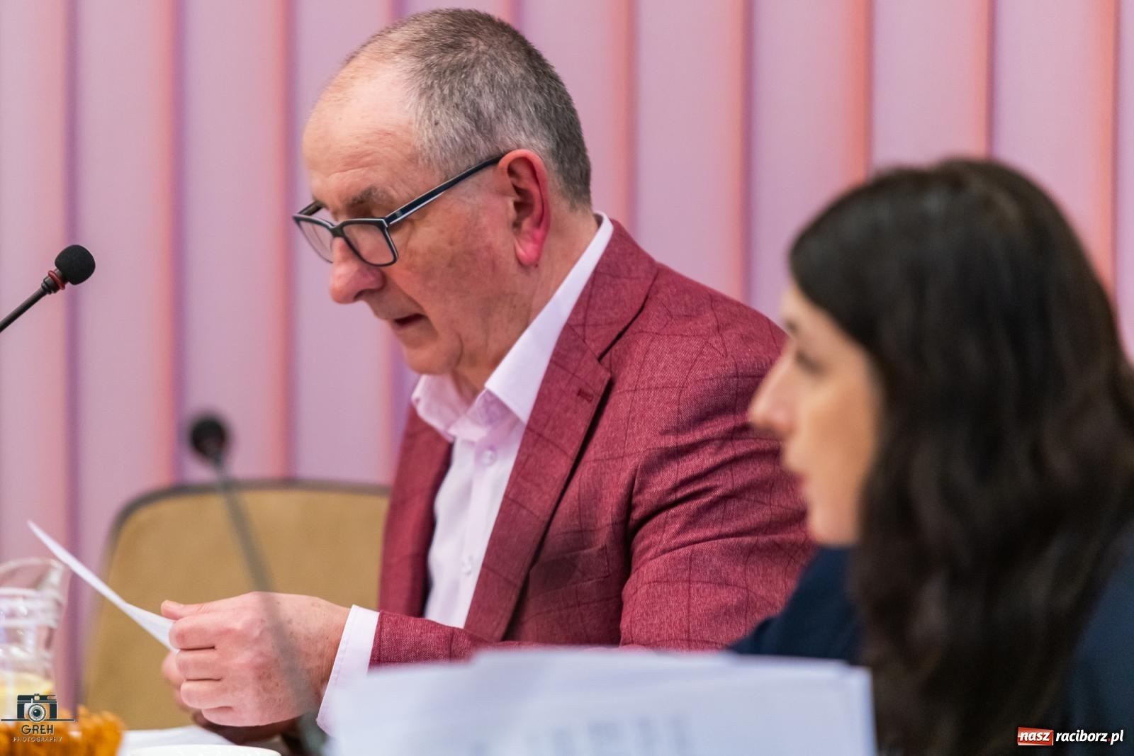 Zdjęcie w galerii na portalu naszraciborz.pl: Przychodnia w Markowicach i stare koszary – migawki z komisji gospodarki wiadomości z regionu