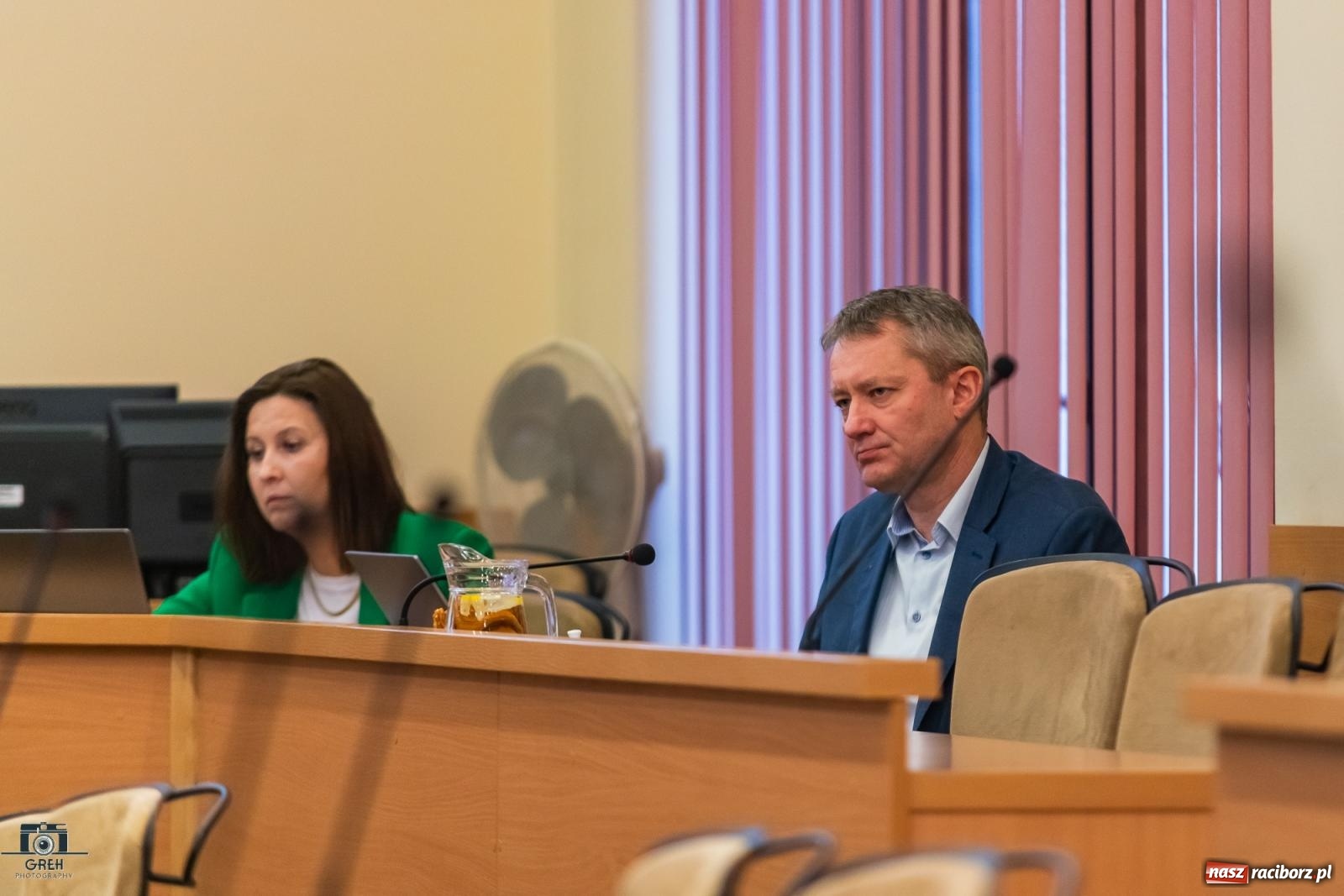 Zdjęcie w galerii na portalu naszraciborz.pl: Przychodnia w Markowicach i stare koszary – migawki z komisji gospodarki wiadomości z regionu