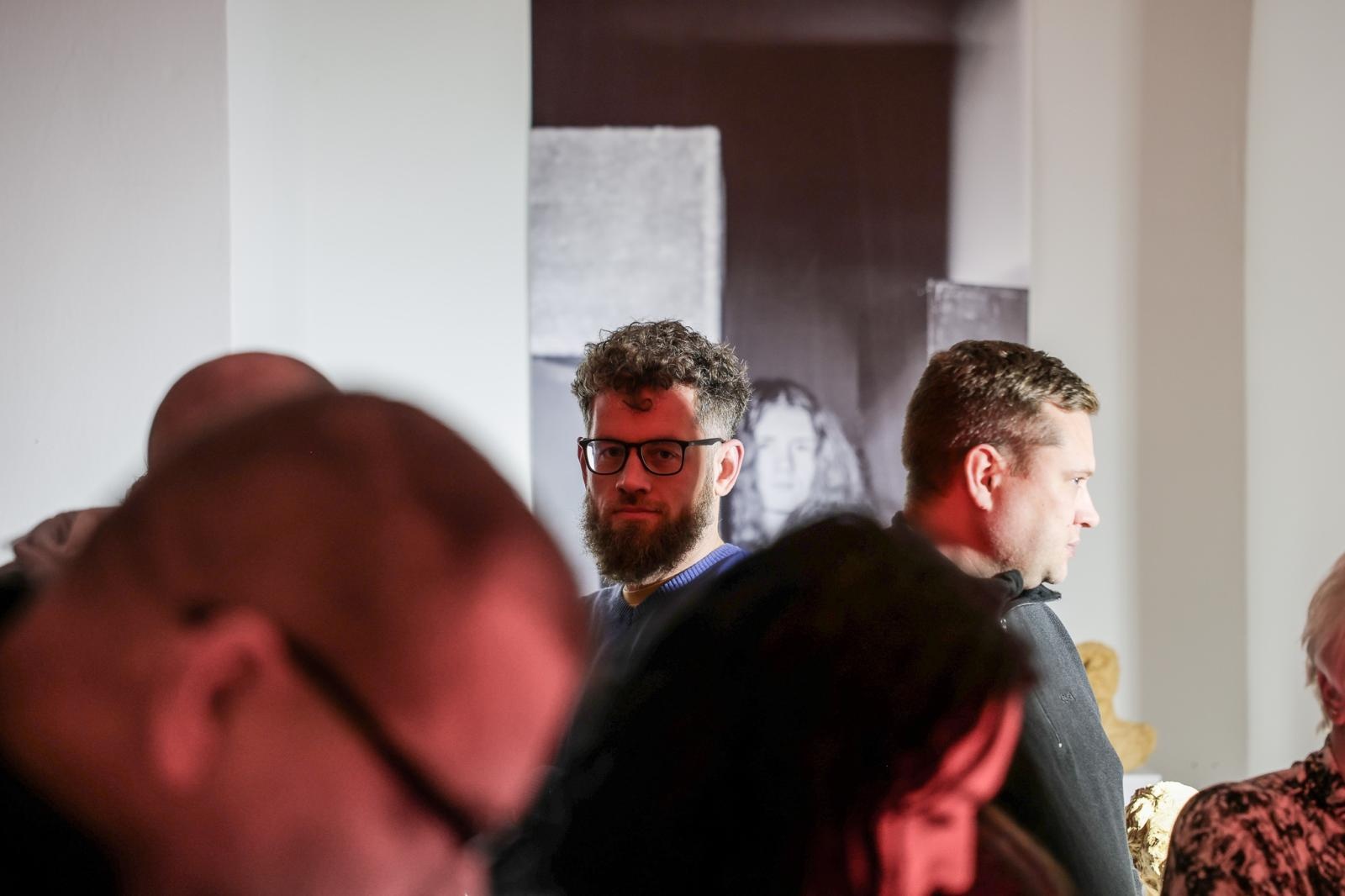 Zdjęcie w galerii na portalu naszraciborz.pl: Wernisaż wystawy Pracowni Rzeźby RCK w dawnym Labiryncie wiadomości z regionu