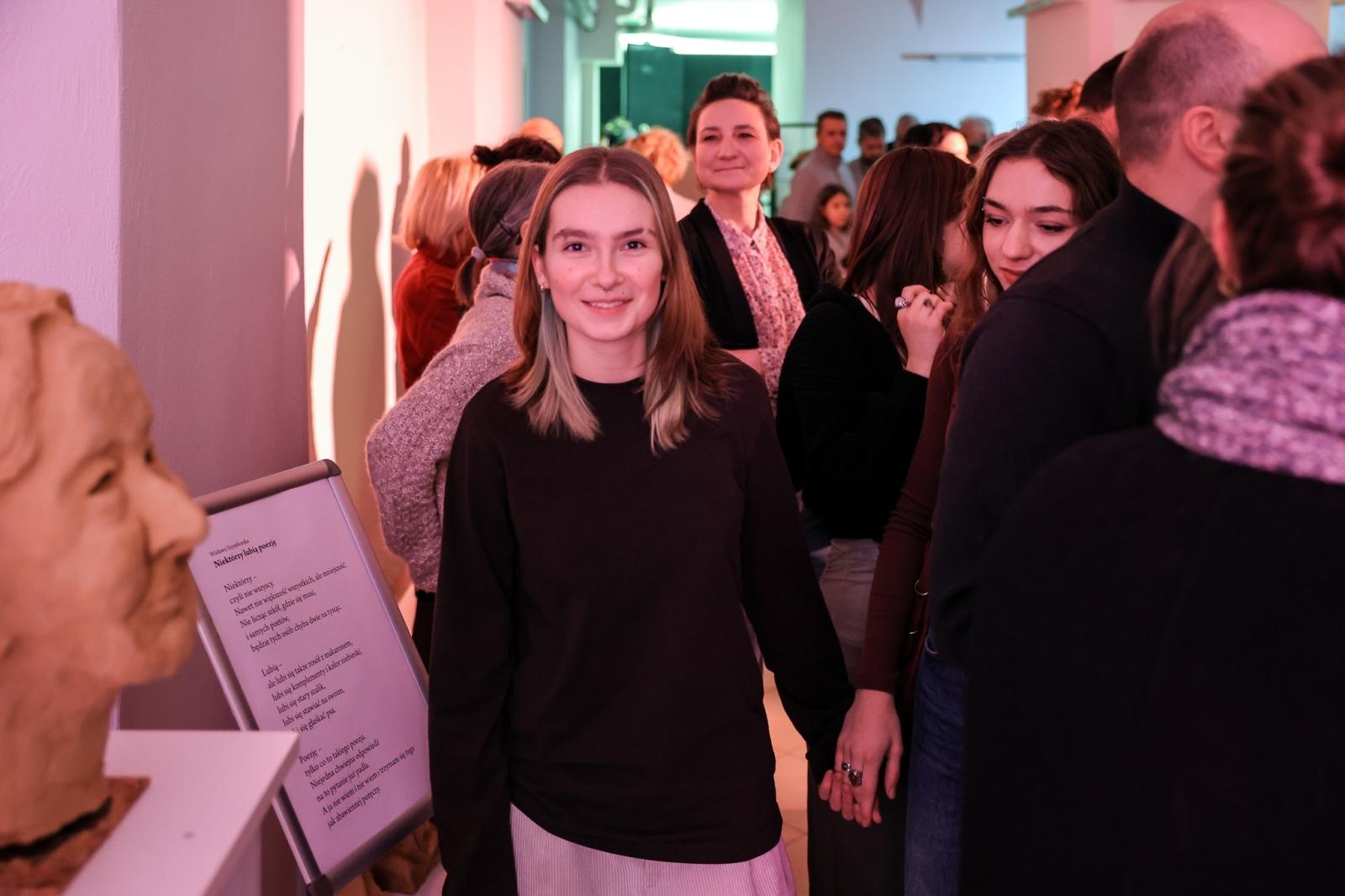 Zdjęcie w galerii na portalu naszraciborz.pl: Wernisaż wystawy Pracowni Rzeźby RCK w dawnym Labiryncie wiadomości z regionu