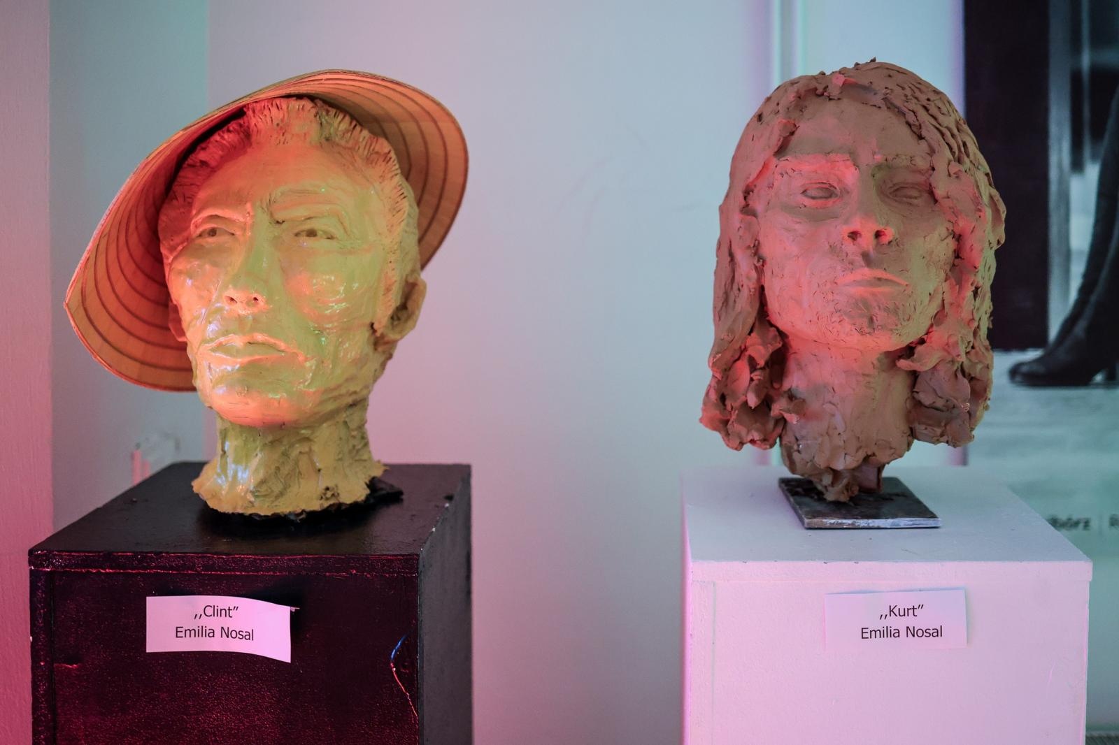 Zdjęcie w galerii na portalu naszraciborz.pl: Wernisaż wystawy Pracowni Rzeźby RCK w dawnym Labiryncie wiadomości z regionu