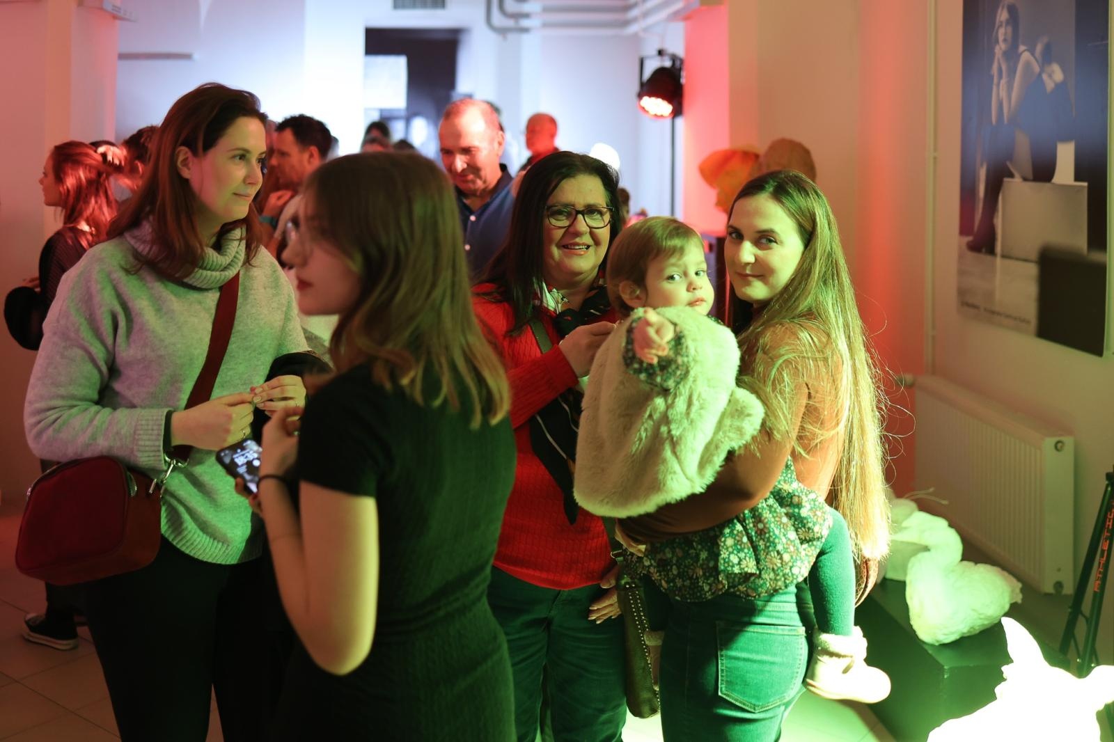 Zdjęcie w galerii na portalu naszraciborz.pl: Wernisaż wystawy Pracowni Rzeźby RCK w dawnym Labiryncie wiadomości z regionu