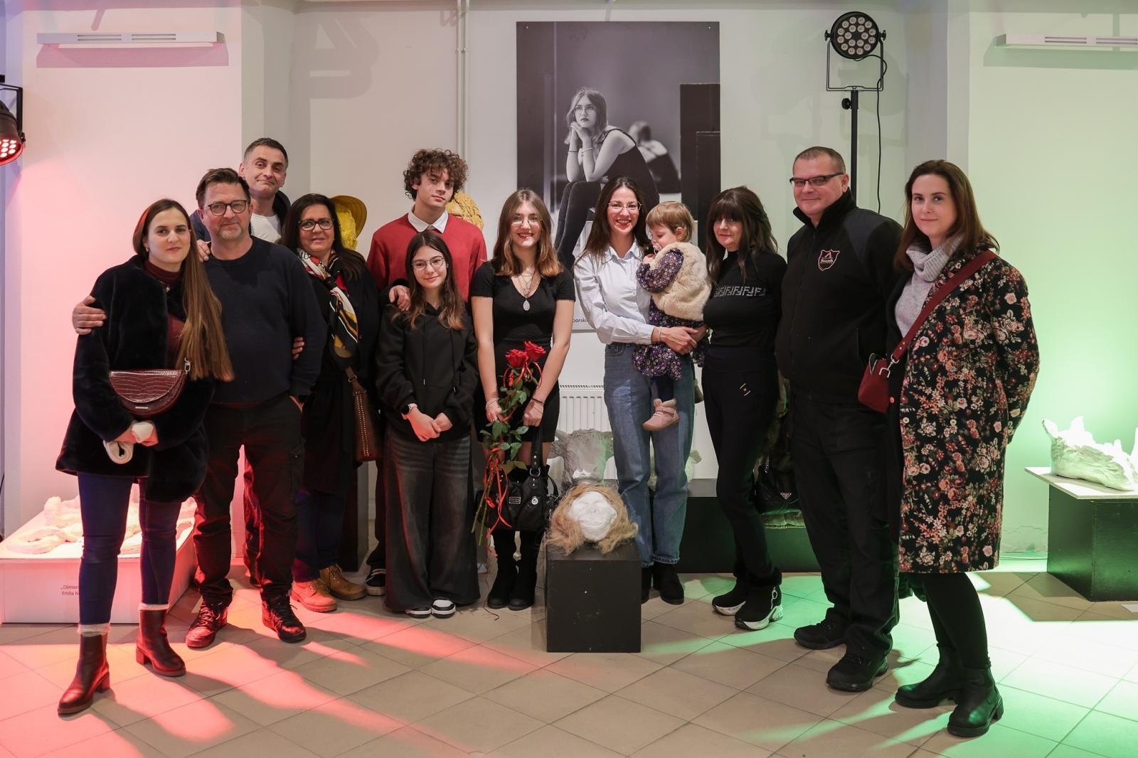 Zdjęcie w galerii na portalu naszraciborz.pl: Wernisaż wystawy Pracowni Rzeźby RCK w dawnym Labiryncie wiadomości z regionu