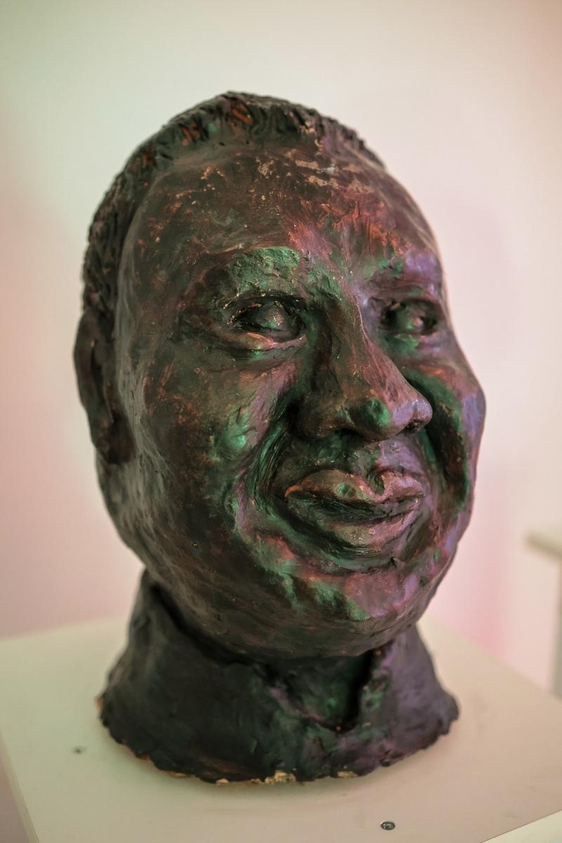 Zdjęcie w galerii na portalu naszraciborz.pl: Wernisaż wystawy Pracowni Rzeźby RCK w dawnym Labiryncie wiadomości z regionu