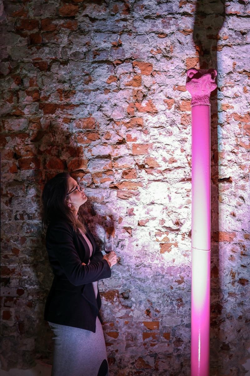 Zdjęcie w galerii na portalu naszraciborz.pl: Wernisaż wystawy Pracowni Rzeźby RCK w dawnym Labiryncie wiadomości z regionu