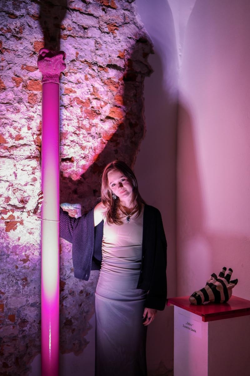 Zdjęcie w galerii na portalu naszraciborz.pl: Wernisaż wystawy Pracowni Rzeźby RCK w dawnym Labiryncie wiadomości z regionu