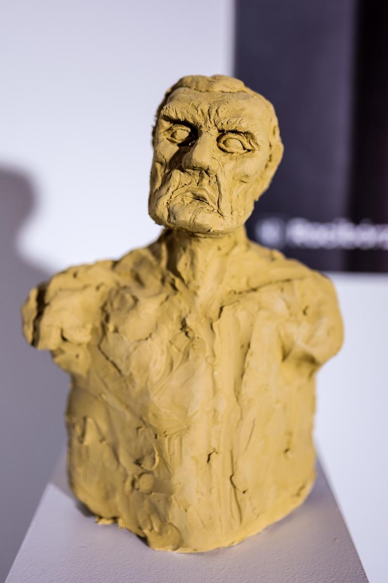 Zdjęcie w galerii na portalu naszraciborz.pl: Wernisaż wystawy Pracowni Rzeźby RCK w dawnym Labiryncie wiadomości z regionu