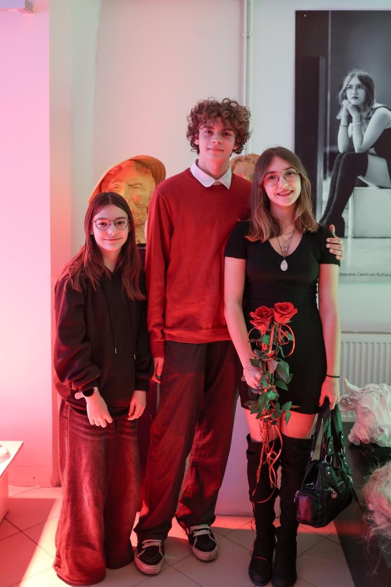 Zdjęcie w galerii na portalu naszraciborz.pl: Wernisaż wystawy Pracowni Rzeźby RCK w dawnym Labiryncie wiadomości z regionu