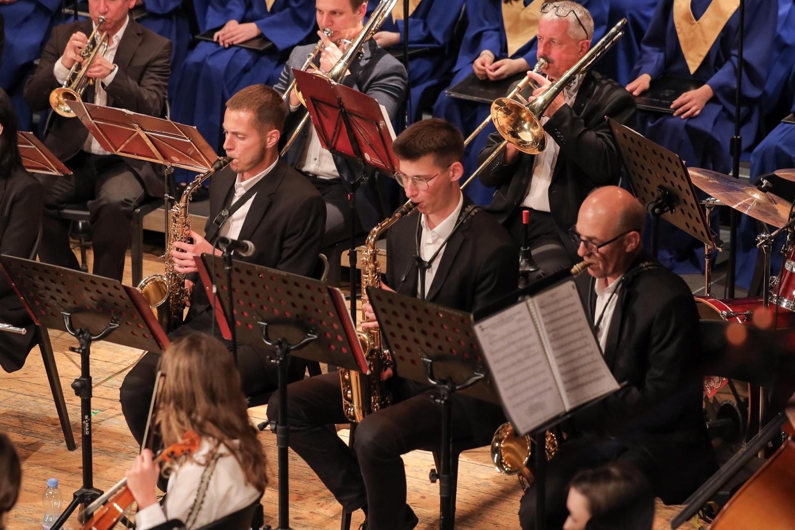 Zdjęcie w galerii na portalu naszraciborz.pl: Koncert Świąteczno-Noworoczny w wykonaniu Orkiestr RCK wiadomości z regionu