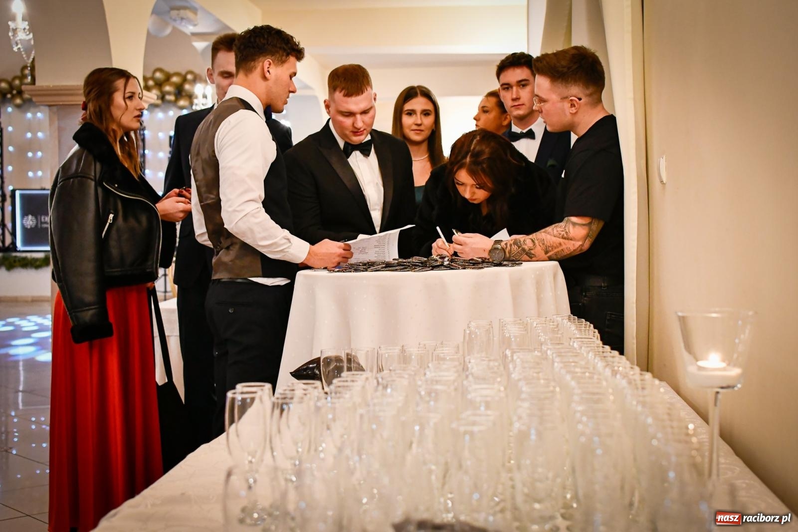 Zdjęcie w galerii na portalu naszraciborz.pl: Studniówka raciborskiego Ekonomika [FOTO i WIDEO] wiadomości z regionu