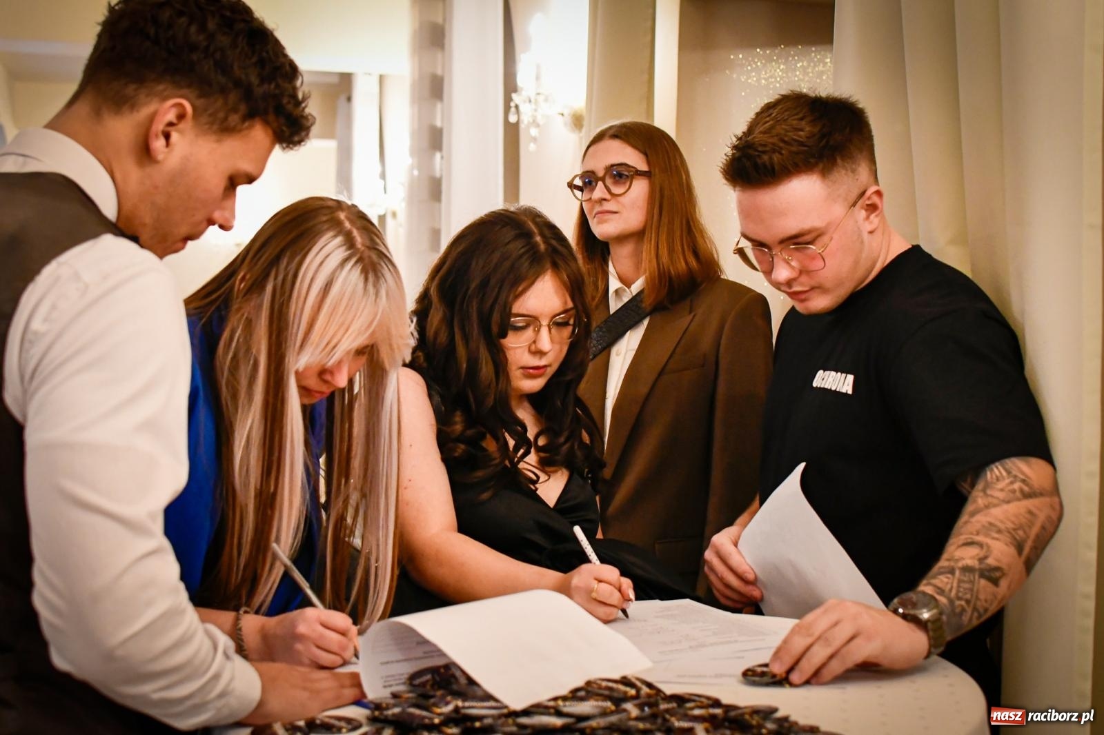 Zdjęcie w galerii na portalu naszraciborz.pl: Studniówka raciborskiego Ekonomika [FOTO i WIDEO] wiadomości z regionu