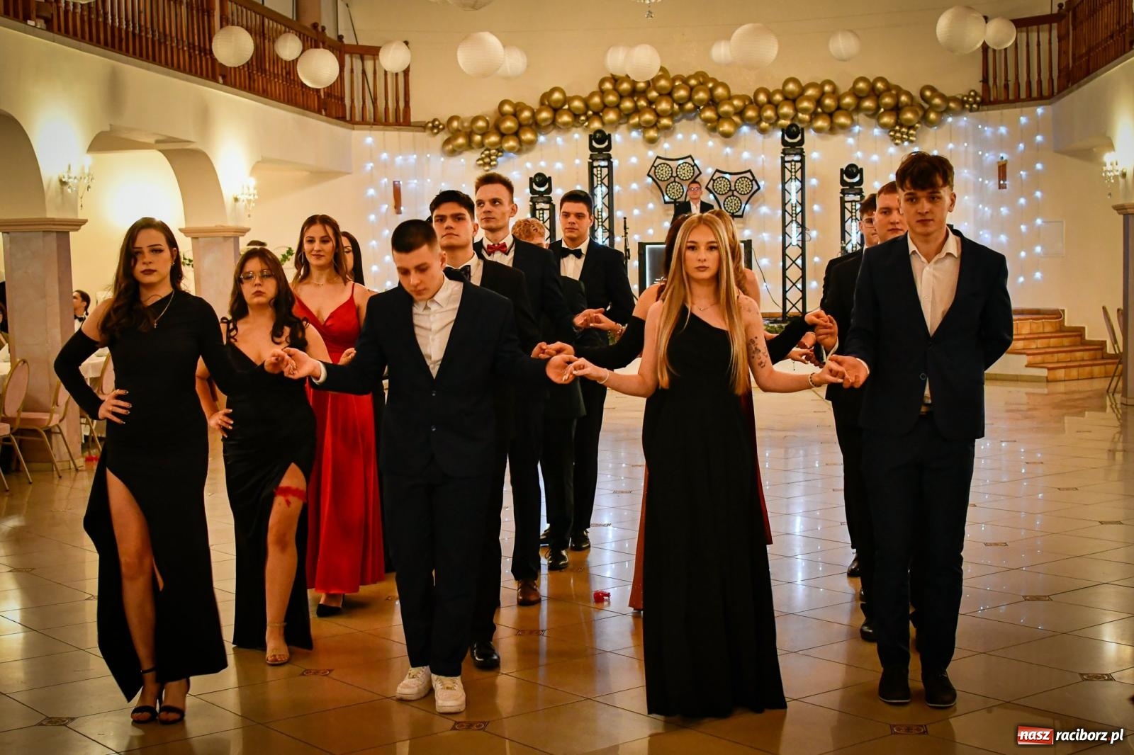 Zdjęcie w galerii na portalu naszraciborz.pl: Studniówka raciborskiego Ekonomika [FOTO i WIDEO] wiadomości z regionu