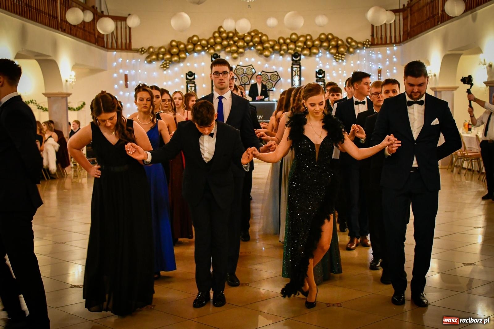 Zdjęcie w galerii na portalu naszraciborz.pl: Studniówka raciborskiego Ekonomika [FOTO i WIDEO] wiadomości z regionu