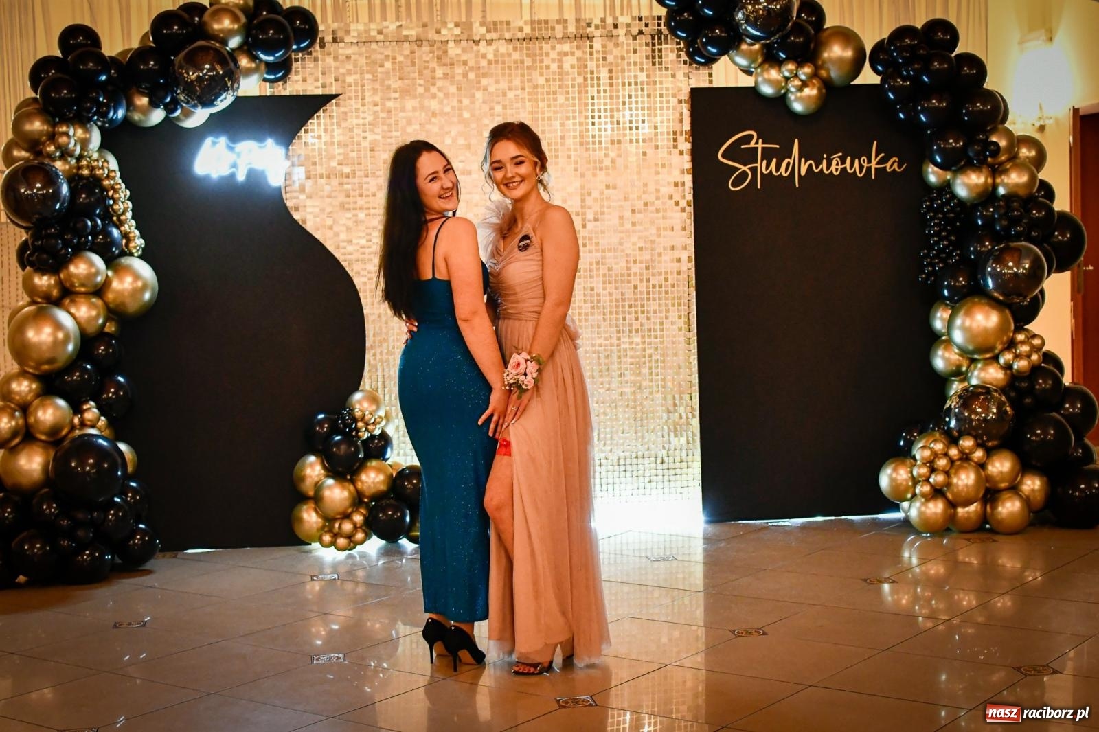 Zdjęcie w galerii na portalu naszraciborz.pl: Studniówka raciborskiego Ekonomika [FOTO i WIDEO] wiadomości z regionu