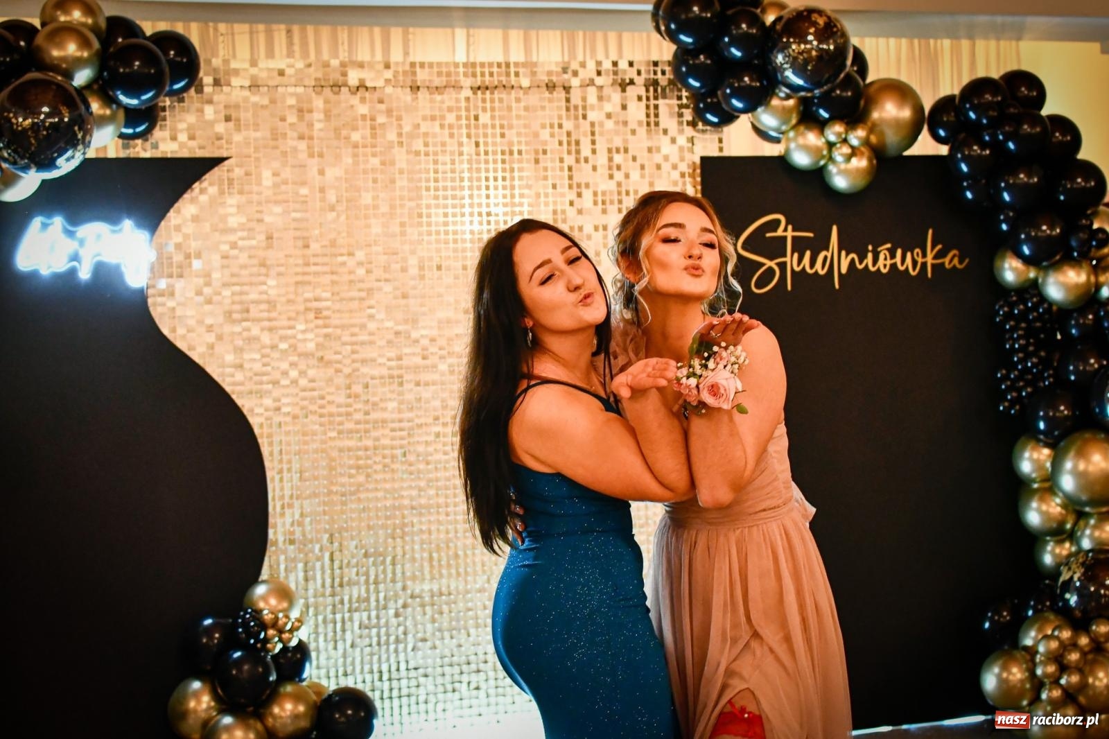 Zdjęcie w galerii na portalu naszraciborz.pl: Studniówka raciborskiego Ekonomika [FOTO i WIDEO] wiadomości z regionu