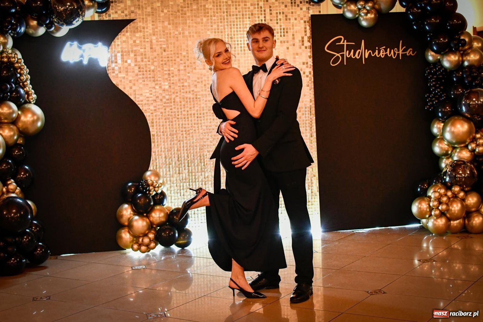 Zdjęcie w galerii na portalu naszraciborz.pl: Studniówka raciborskiego Ekonomika [FOTO i WIDEO] wiadomości z regionu