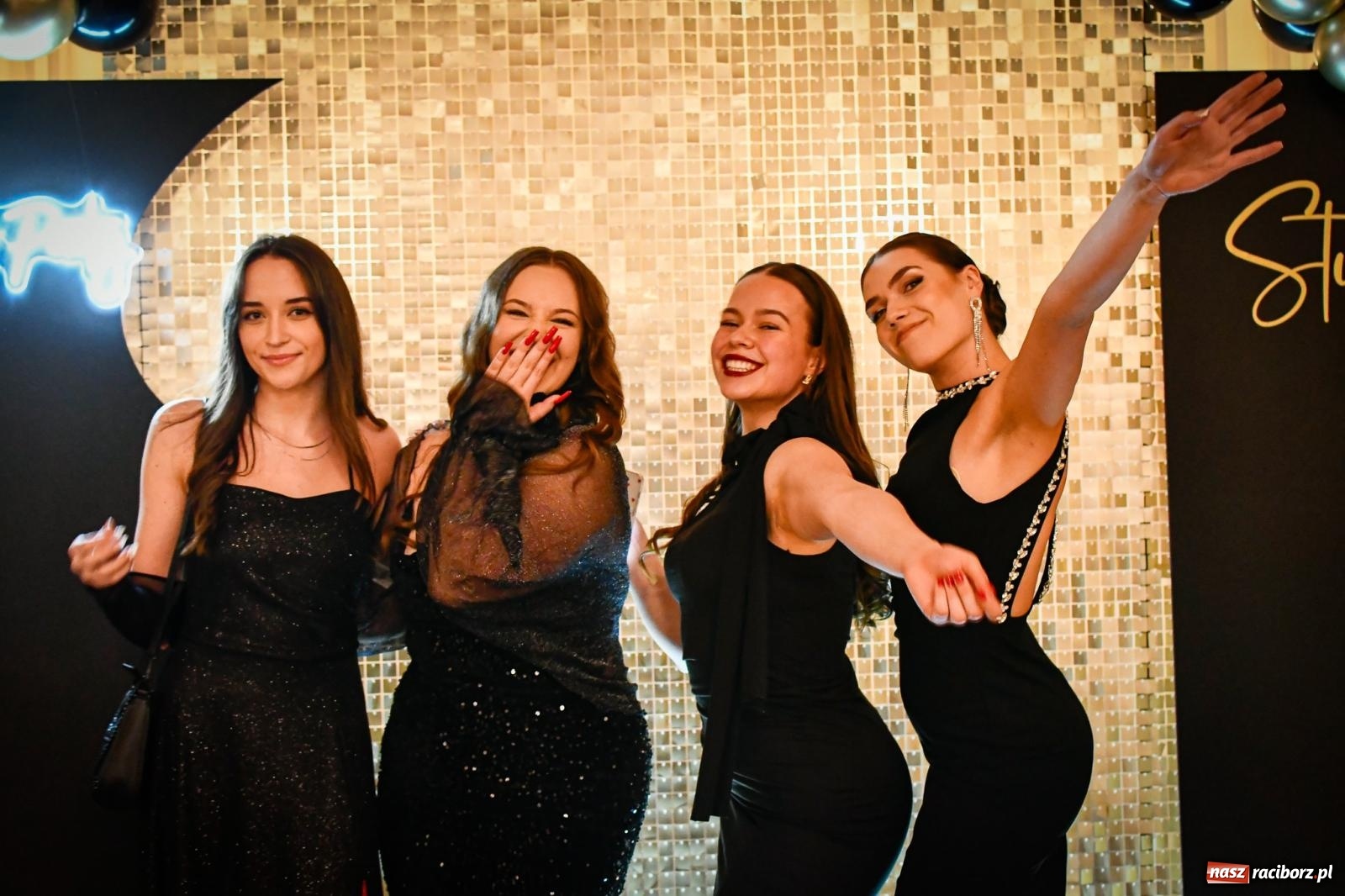 Zdjęcie w galerii na portalu naszraciborz.pl: Studniówka raciborskiego Ekonomika [FOTO i WIDEO] wiadomości z regionu