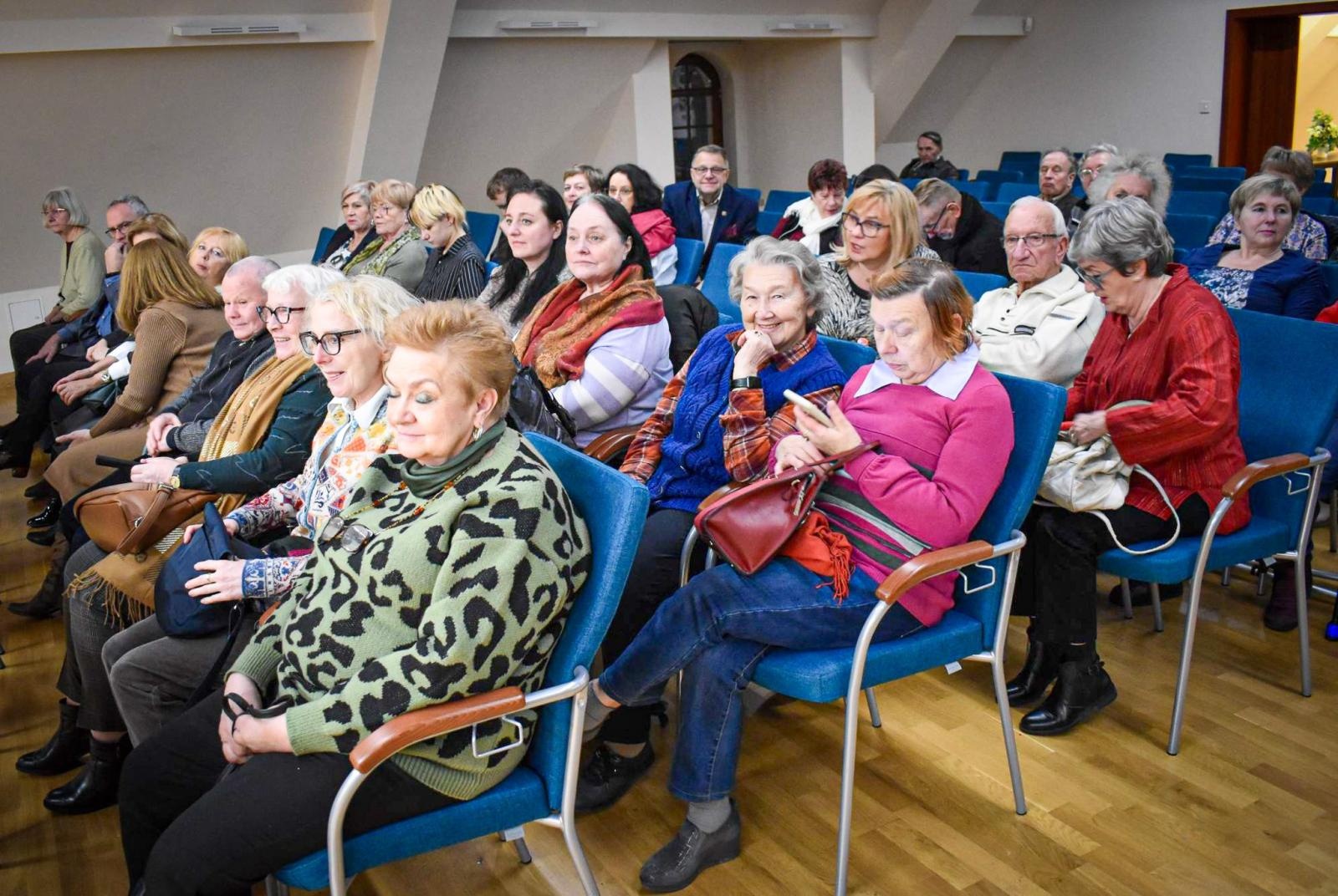Zdjęcie w galerii na portalu naszraciborz.pl: Fredrowska komedia na deskach Raciborza wiadomości z regionu