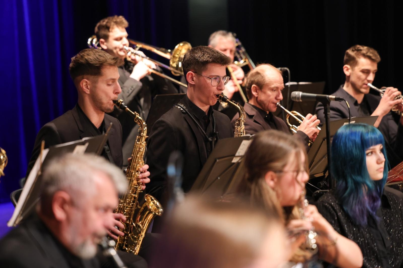 Zdjęcie w galerii na portalu naszraciborz.pl: Koncert świąteczno-noworoczny orkiestr RCK wiadomości z regionu