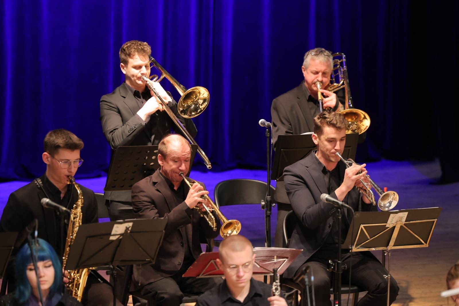 Zdjęcie w galerii na portalu naszraciborz.pl: Koncert świąteczno-noworoczny orkiestr RCK wiadomości z regionu