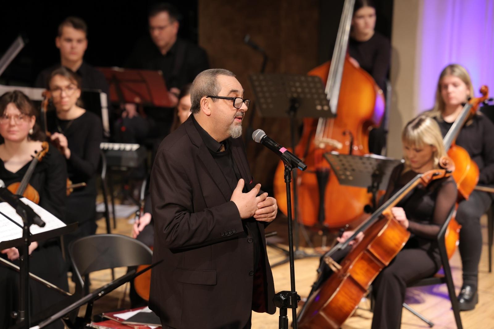 Zdjęcie w galerii na portalu naszraciborz.pl: Koncert świąteczno-noworoczny orkiestr RCK wiadomości z regionu