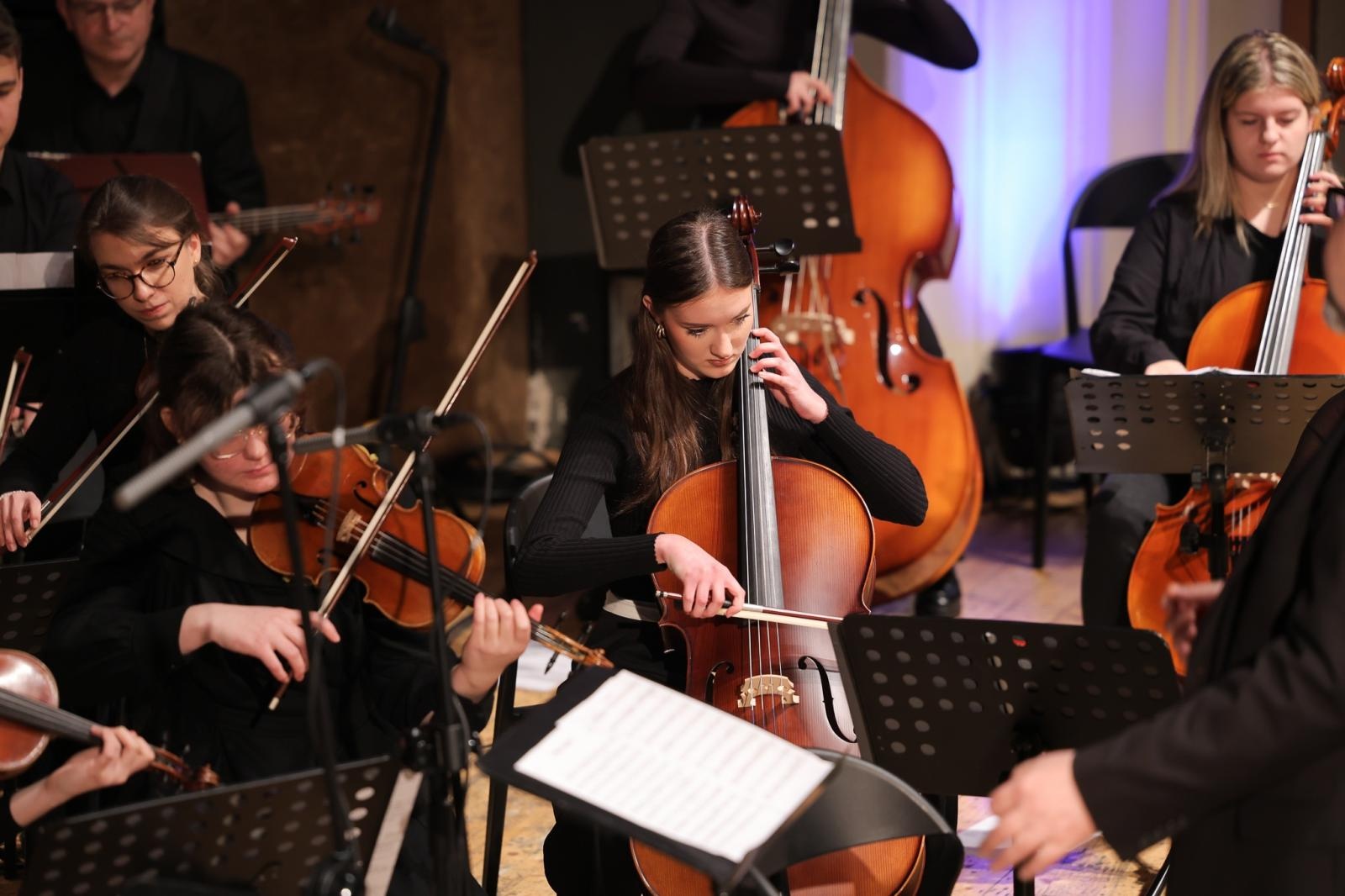 Zdjęcie w galerii na portalu naszraciborz.pl: Koncert świąteczno-noworoczny orkiestr RCK wiadomości z regionu