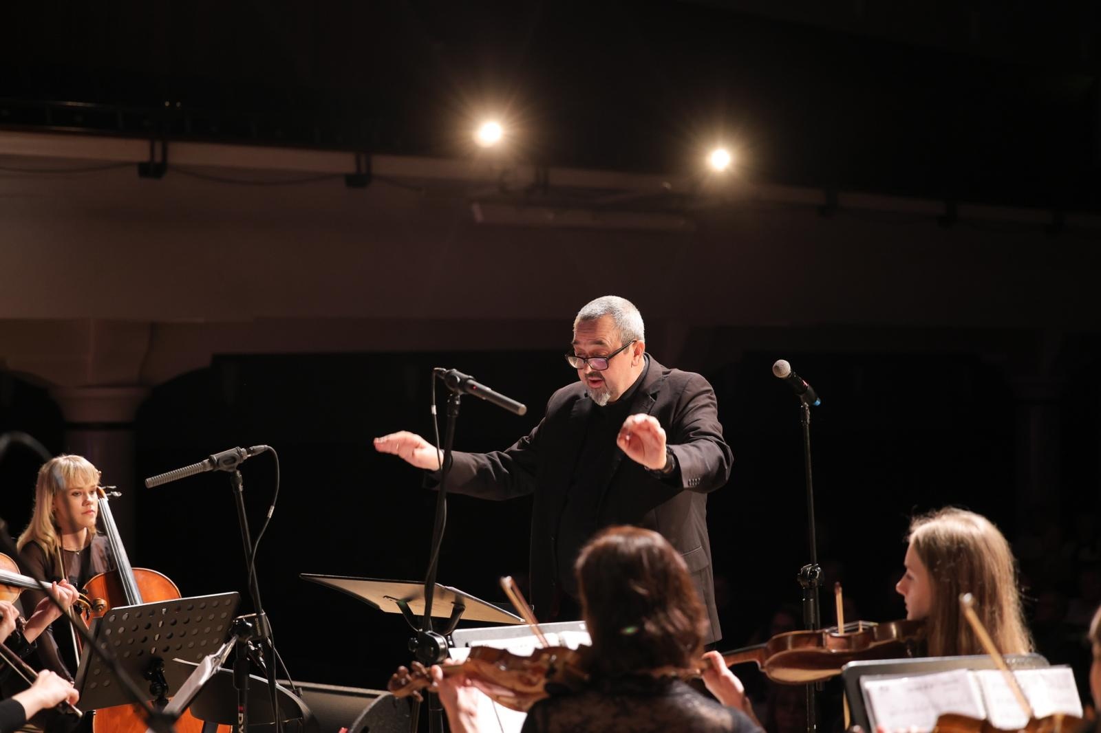 Zdjęcie w galerii na portalu naszraciborz.pl: Koncert świąteczno-noworoczny orkiestr RCK wiadomości z regionu