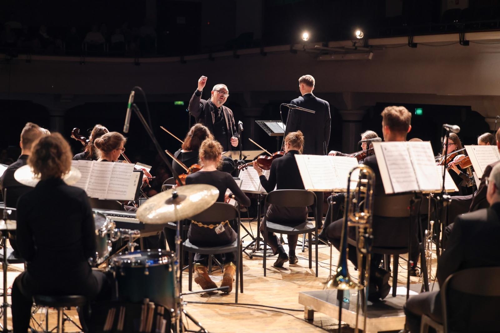 Zdjęcie w galerii na portalu naszraciborz.pl: Koncert świąteczno-noworoczny orkiestr RCK wiadomości z regionu