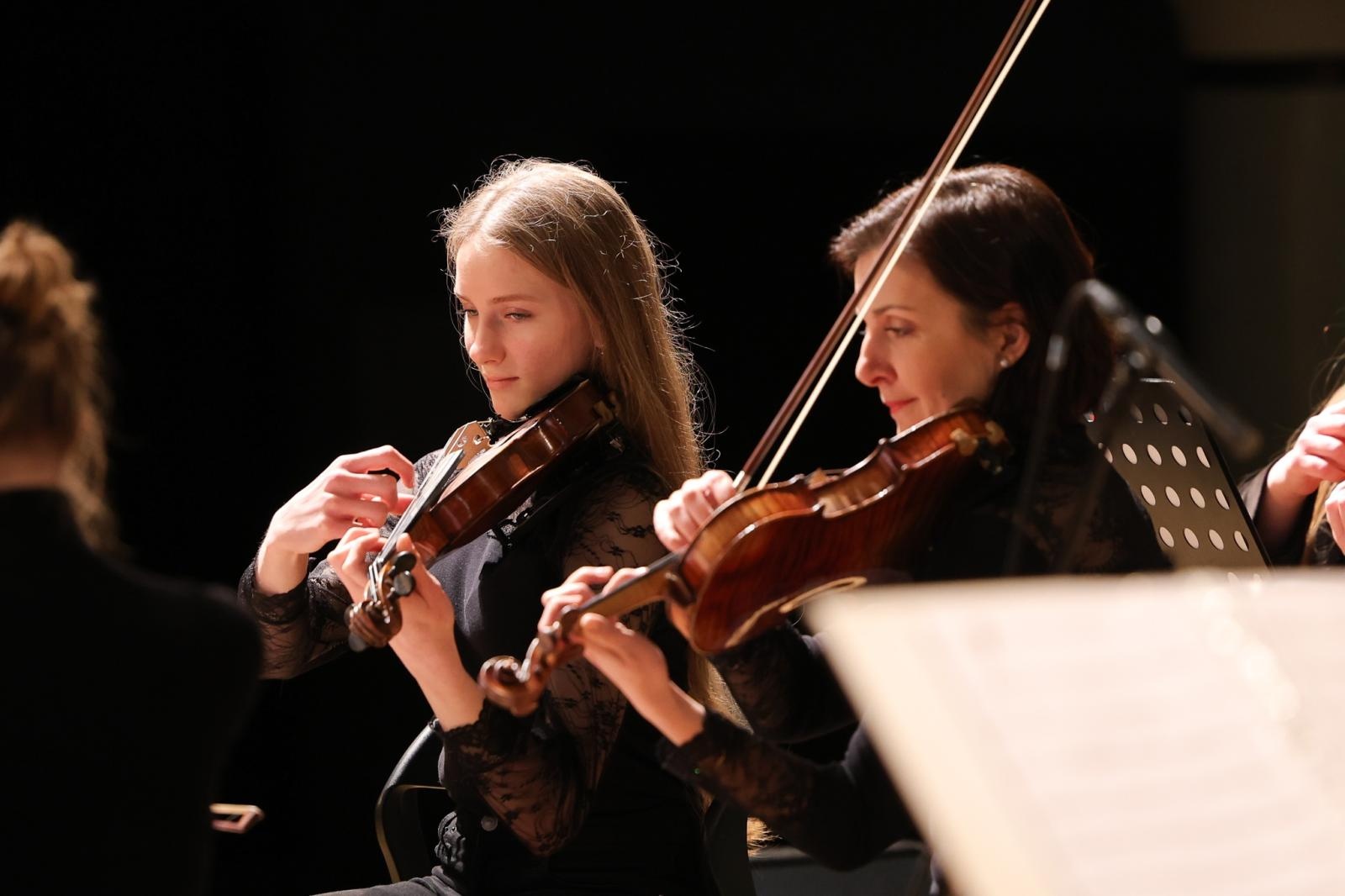 Zdjęcie w galerii na portalu naszraciborz.pl: Koncert świąteczno-noworoczny orkiestr RCK wiadomości z regionu