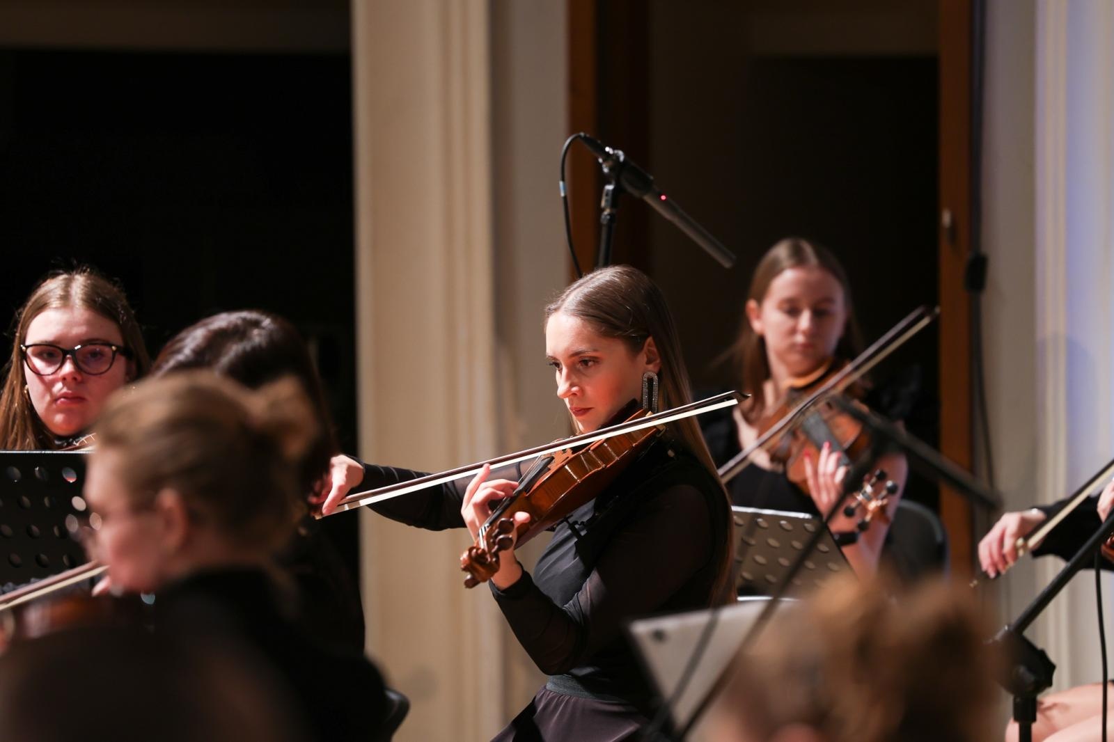 Zdjęcie w galerii na portalu naszraciborz.pl: Koncert świąteczno-noworoczny orkiestr RCK wiadomości z regionu