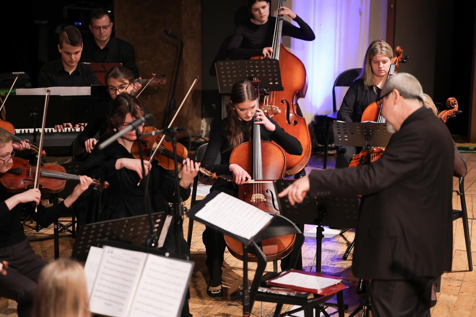 Zdjęcie w galerii na portalu naszraciborz.pl: Koncert świąteczno-noworoczny orkiestr RCK wiadomości z regionu