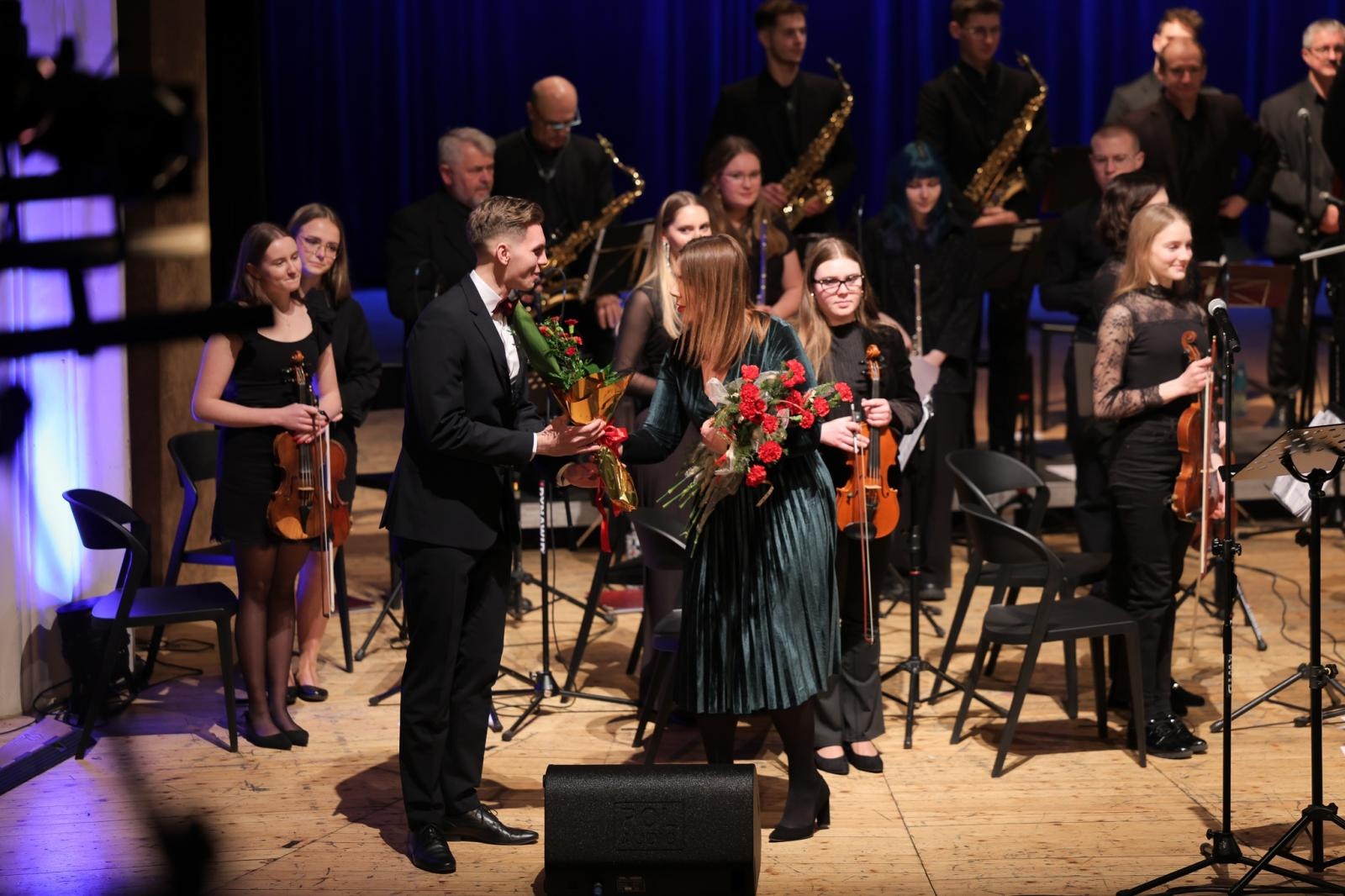 Zdjęcie w galerii na portalu naszraciborz.pl: Koncert świąteczno-noworoczny orkiestr RCK wiadomości z regionu